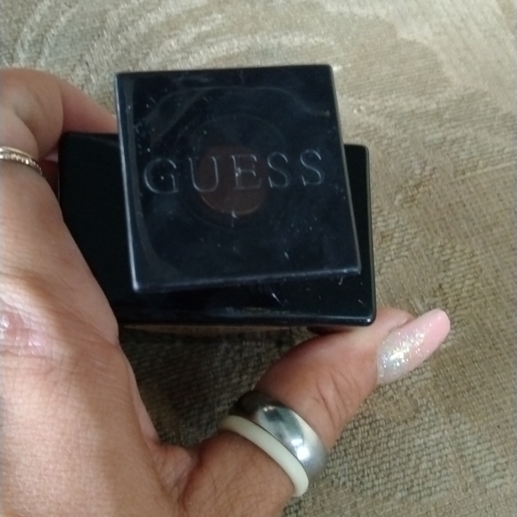 Bottle of guess perfume - Picture 3 of 4